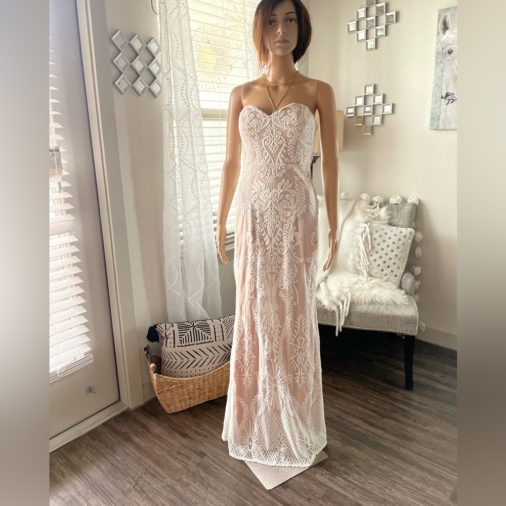 Lulu's Strapless Pink Lace Dress